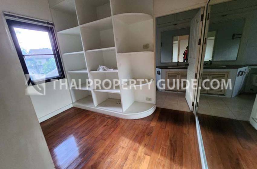 House with Shared Pool in Nichada Thani 